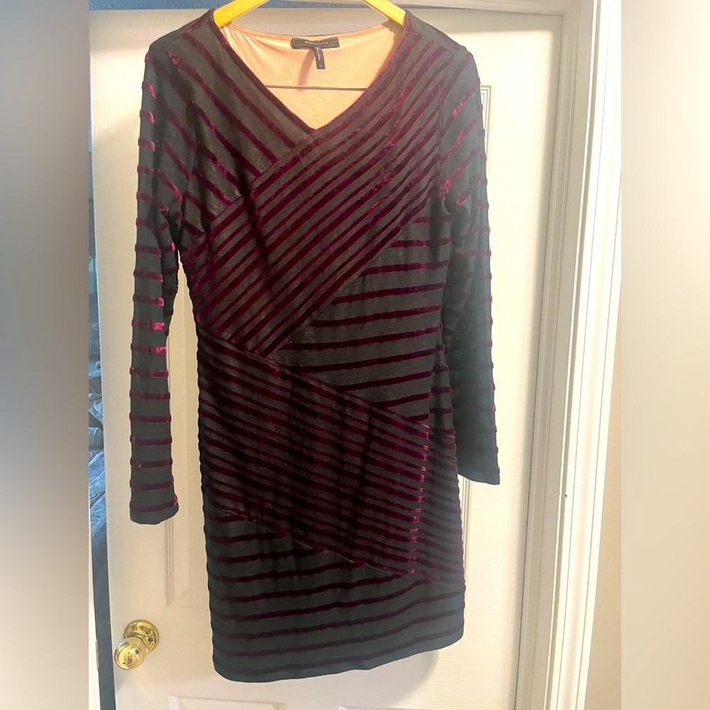BCBG MAXAZARIA mid length stretch dress